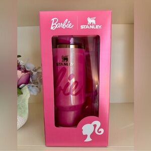 🎉LAST CHANCE🎉Limited Edition Stanley BARBIE ICON
40 OZ QUENCHER